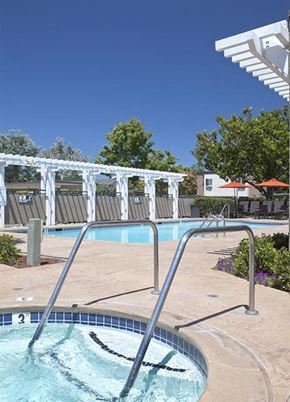 San Rafael townhouse for rent - Pool and spa