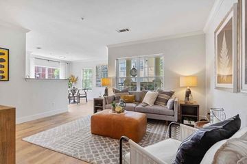 Salem apartment for rent - a living room with a couch and a
