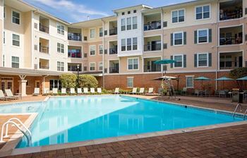 Outdoor heated swimming pool w/ sundeck