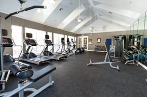 Centennial apartment for rent - a gym with treadmills and other exercise equipment