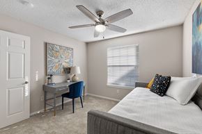 Plano apartment for rent - Bedroom With Workspace at Wellington at Willow Bend, Texas