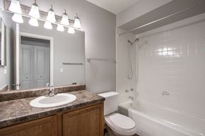 Vernon Hills apartment for rent - Full Bathroom at Emerald Pointe Apartments, Illinois