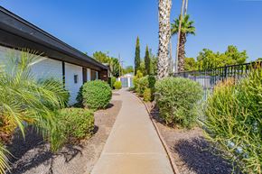 Phoenix apartment for rent - the pathway to the villa