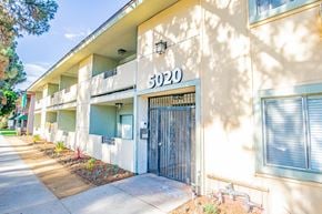 N. Hollywood apartment for rent - the entrance to an apartment building with a door