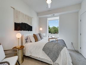 Minneapolis apartment for rent - a bedroom with a bed and a window