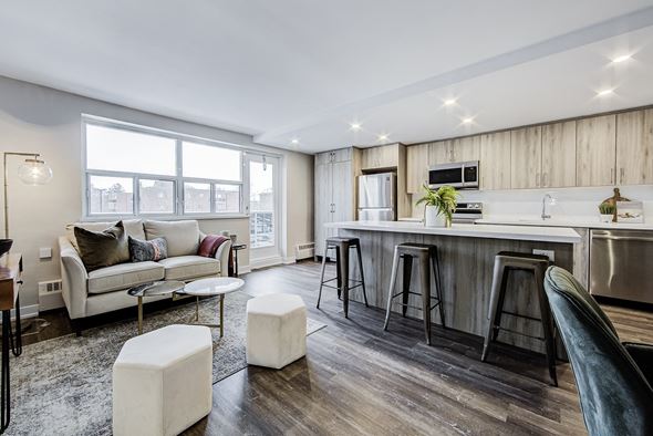 Richmond Hill apartment for rent - a kitchen and living room with a large window