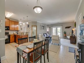 Knoxville apartment for rent - a kitchen and dining room with a table and chairs