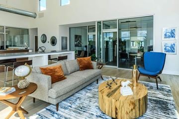 Knoxville apartment for rent - a living room with a couch and a table