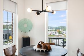Newton apartment for rent - Dining Area with a View