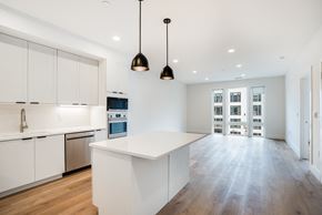 Newton apartment for rent - LARGE 1 BR APARTMENT