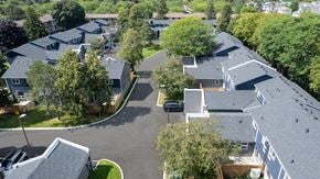 Oshawa apartment for rent - Street view of Cedar Valley Towns