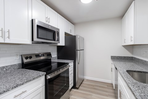 Floor plan for 2 beds, 1 bath, 930 sqft