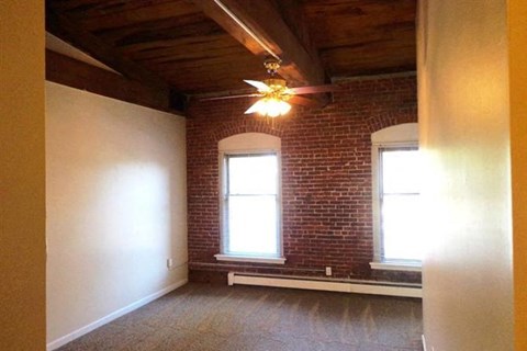 Floor plan for 1 bed, 1 bath