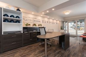 London apartment for rent - Platts Crossing Leasing Office