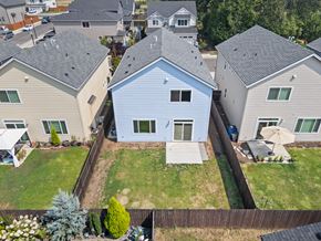 Vancouver house for rent - Fence Back & Side Yards