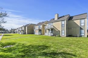 Lake Charles apartment for rent - our apartments have a spacious yard with green grass