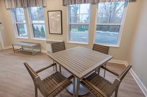 Columbus apartment for rent - A dining room with a table and chairs.
