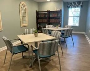 Columbus apartment for rent - A dining room with a table and chairs.