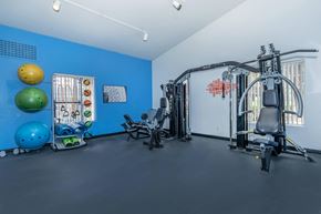 Las Vegas apartment for rent - the gym at the flats at big tex apartments
