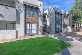 Phoenix apartment for rent - our apartments have a spacious courtyard with green grass