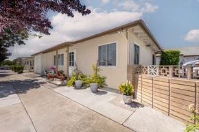 San Jose apartment for rent - Chestnut & Hedding Apartment Building Exterior