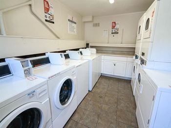 470 Laundry facility