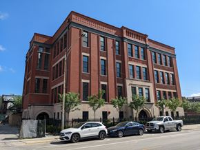 Chicago apartment for rent - School Conversion Apartments