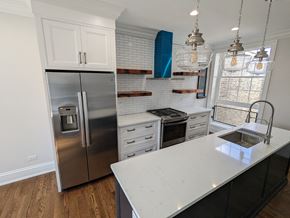 Chicago apartment for rent - stainless steel kitchen