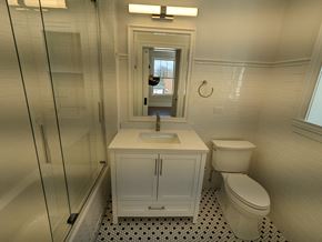 Chicago apartment for rent - tiled bathroom