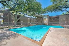 Richardson apartment for rent - Pool View at Oaks at Spring Valley, Richardson, TX