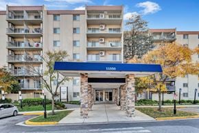 Silver Spring apartment for rent - Highrise building entrance