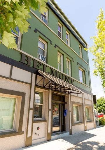 Walla Walla apartment for rent - the building in which the hotel is located