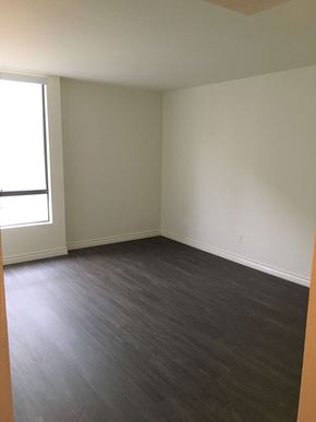 Los Angeles apartment for rent - an empty room with a large window