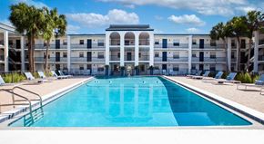 Largo apartment for rent - the pool at The Oceanaire