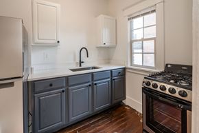 Portland apartment for rent - a kitchen with stove at Midtown Apartments, OR, 97209