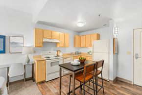Portland apartment for rent - Dining Room at Pacific Tower Apartments, Oregon, 97209