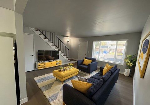 Floor plan for 2 beds, 1 bath, 816 sqft
