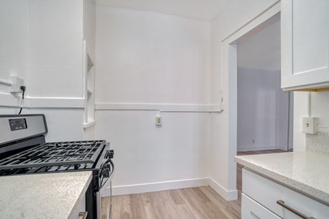 Floor plan for studio, 1 bath, 335 sqft