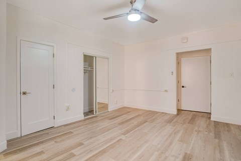 Floor plan for 1 bed, 1 bath, 595 sqft