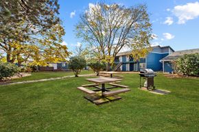 Portland apartment for rent - Backyard with a picnic table at Garden Villa Apartments, Portland