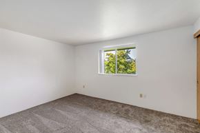 Vancouver townhouse for rent - Carpeted Bedroom at Alder Creek Apartments, Vancouver