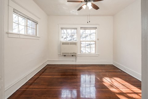 Floor plan for 1 bed, 1 bath, 498 sqft