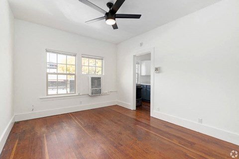 Floor plan for studio, 1 bath, 592 sqft
