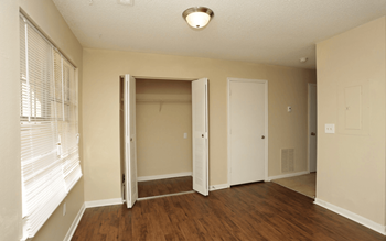 Unfurnished bedroom