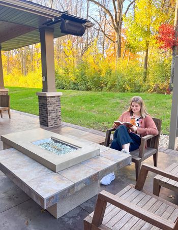 Outdoor firepit patio