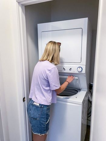 Stacked washer/dryer