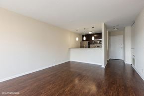 Chicago apartment for rent - Spacious living area with upgraded flooring