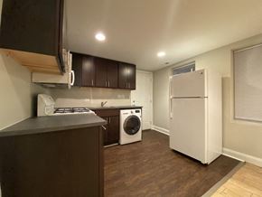 Chicago apartment for rent - Nice flooring in the kitchen area