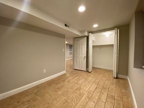 Chicago apartment for rent - Bedroom with a large closet
