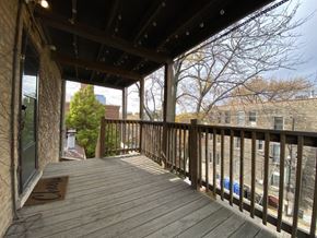 Chicago apartment for rent - Enjoy the sunshine on the deck